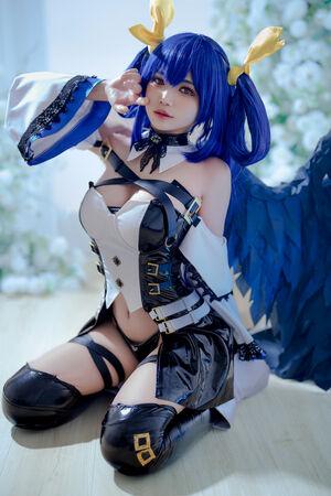 ZinieQ Cosplayer photo 676