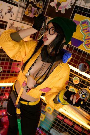 ZinieQ Cosplayer photo 729