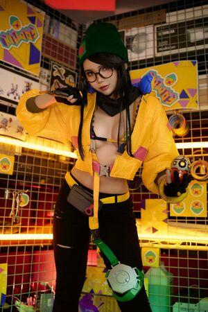ZinieQ Cosplayer photo 730