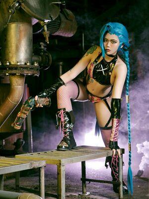 ZinieQ Cosplayer photo 851