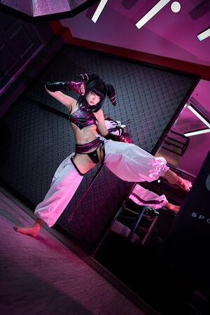 ZinieQ Cosplayer photo 859