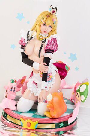 ZinieQ Cosplayer photo 941