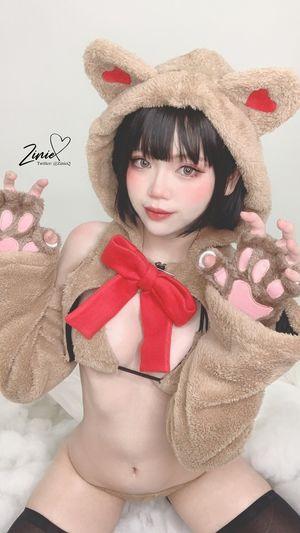 ZinieQ Cosplayer photo 969
