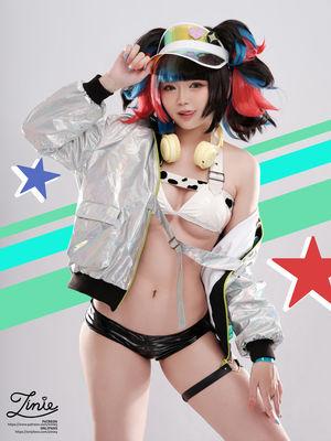 ZinieQ Cosplayer photo 980