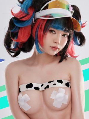 ZinieQ Cosplayer photo 981