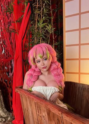 ZinieQ Cosplayer photo 1108