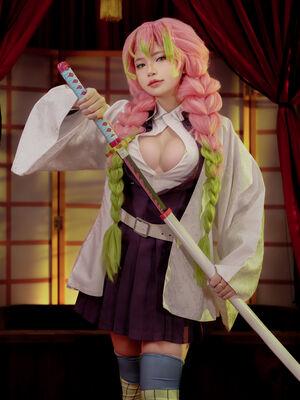 ZinieQ Cosplayer photo 1110