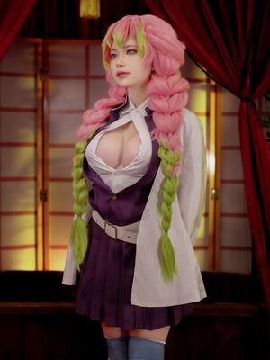 ZinieQ Cosplayer photo 1111
