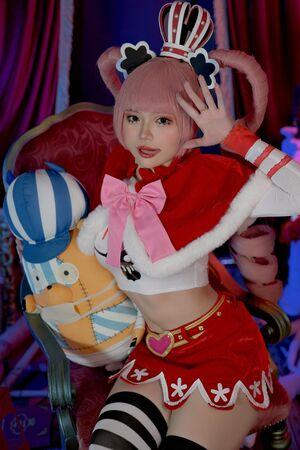 ZinieQ Cosplayer photo 1212