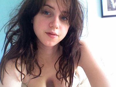 Zoe Kazan photo 16