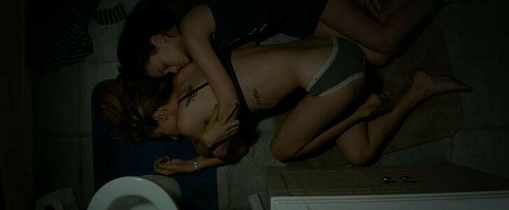 Zoe Kazan photo 56